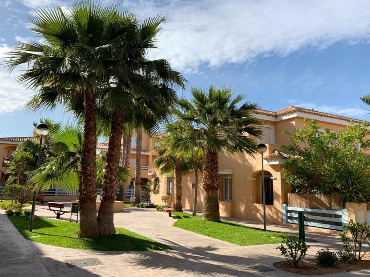 Marinas Sol - Tu Hogar Con Jardin Privado! Apartment Vera Luaran gambar