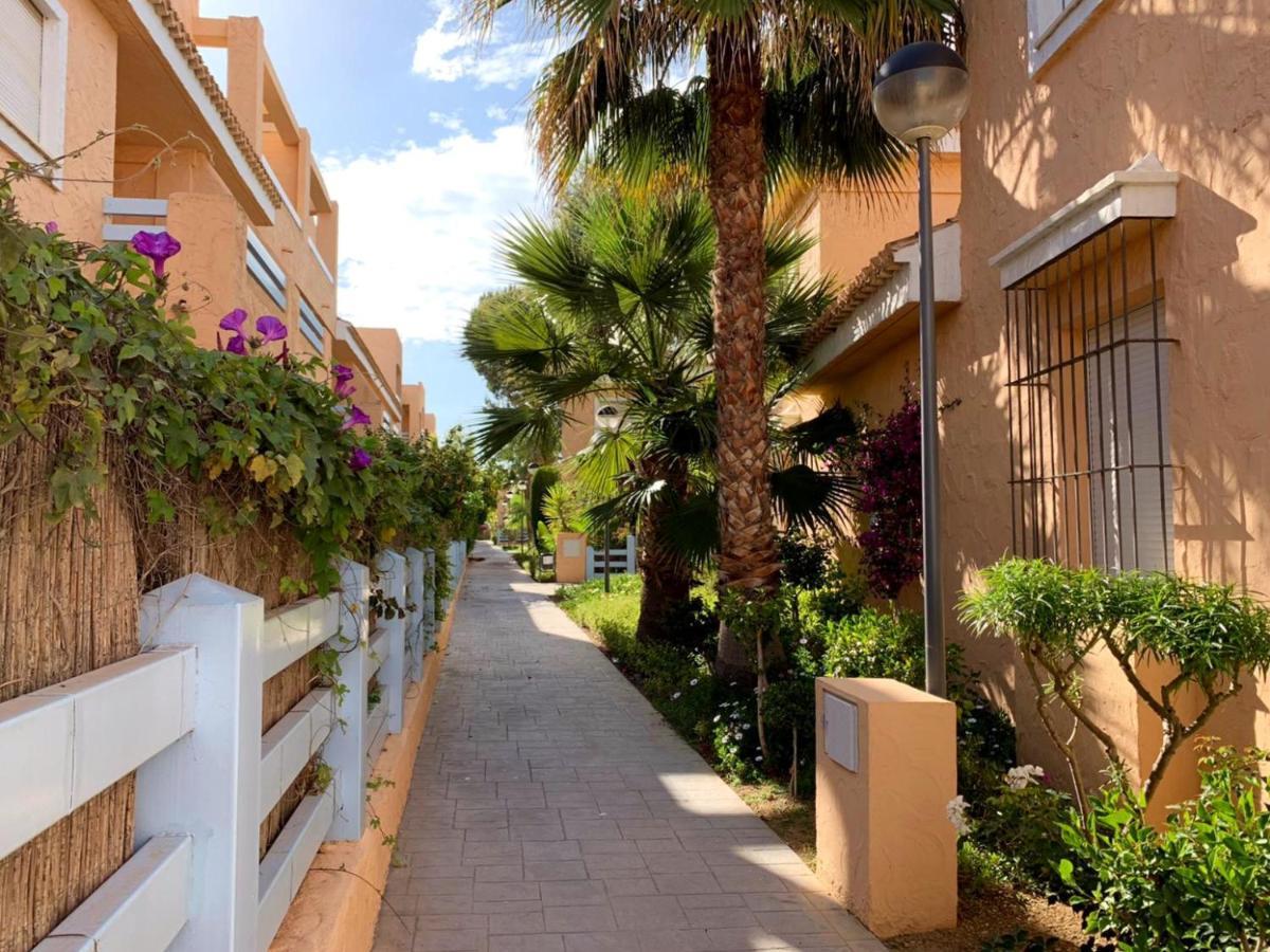 Marinas Sol - Tu Hogar Con Jardin Privado! Apartment Vera Luaran gambar