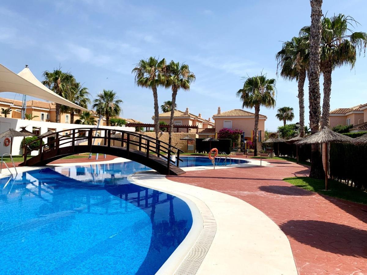 Marinas Sol - Tu Hogar Con Jardin Privado! Apartment Vera Luaran gambar
